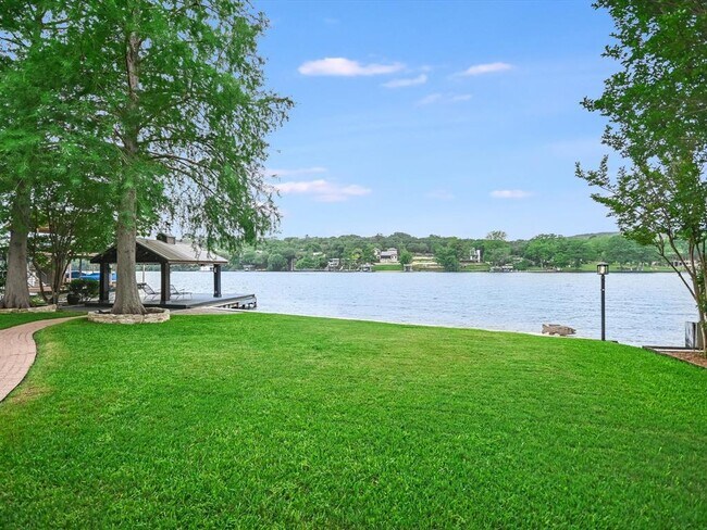 Foto del edificio - 3604 Rivercrest Dr