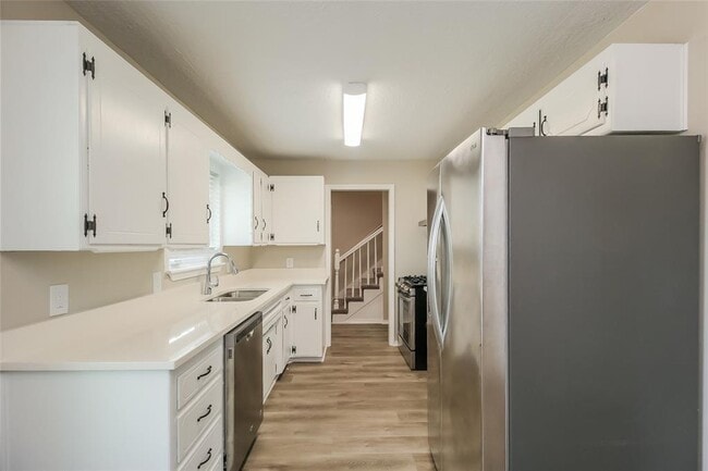 Foto del edificio - 4207 N Reeder Ave