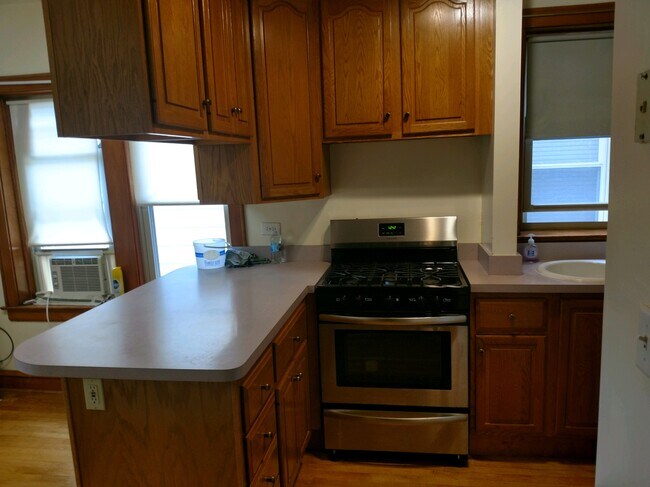 Kitchen - 5531 N Linder Ave