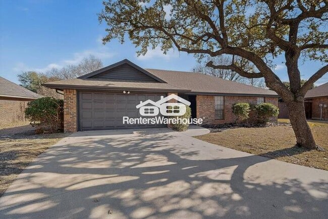 Building Photo - Fully Renovated Gem in Denton
