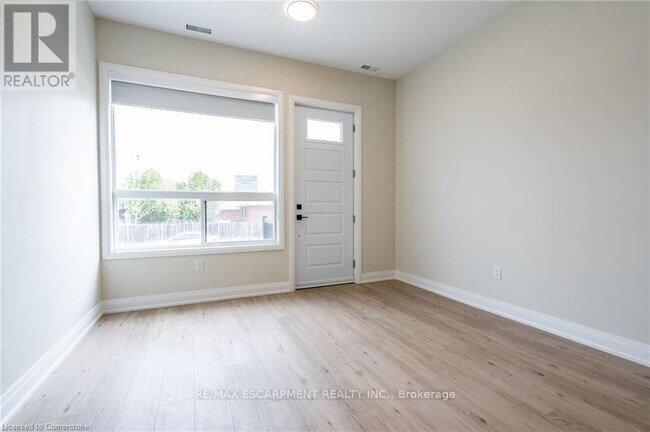 Photo du bâtiment - A - 728 ELEVENTH AVENUE