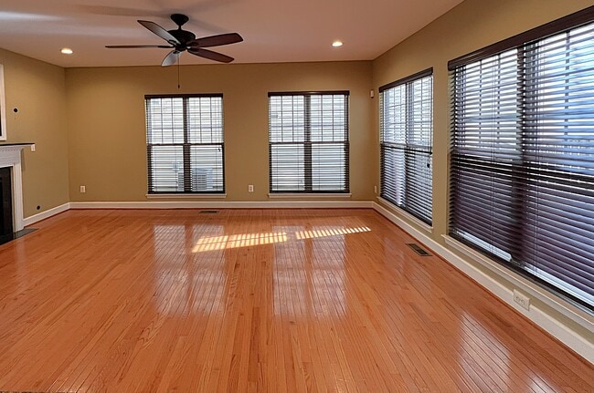 Building Photo - 7726 Grandwind Dr
