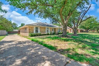 Building Photo - 924 Imperial Dr