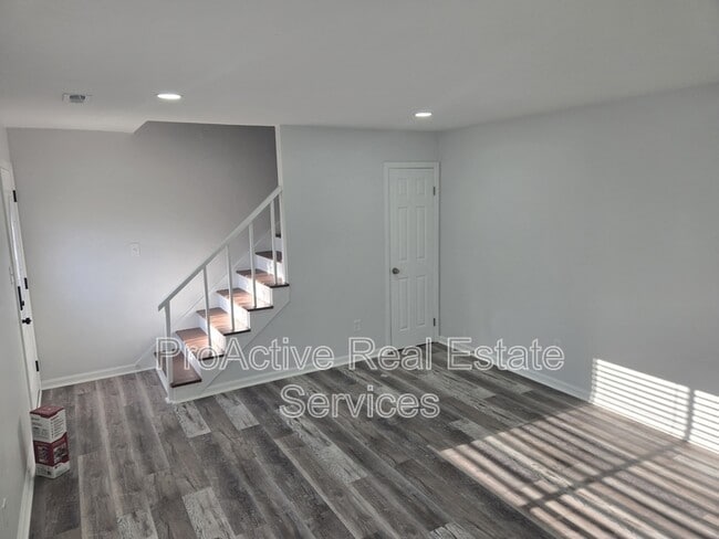 Building Photo - 9523 18th Bay St
