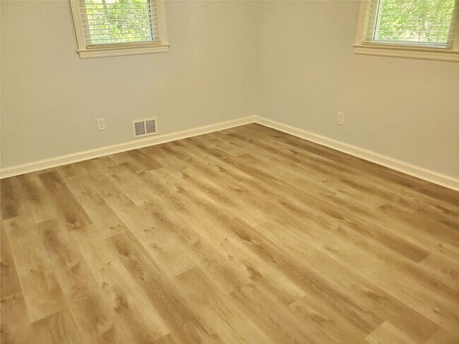 Foto del edificio - 4867 Flint Hill Rd SW