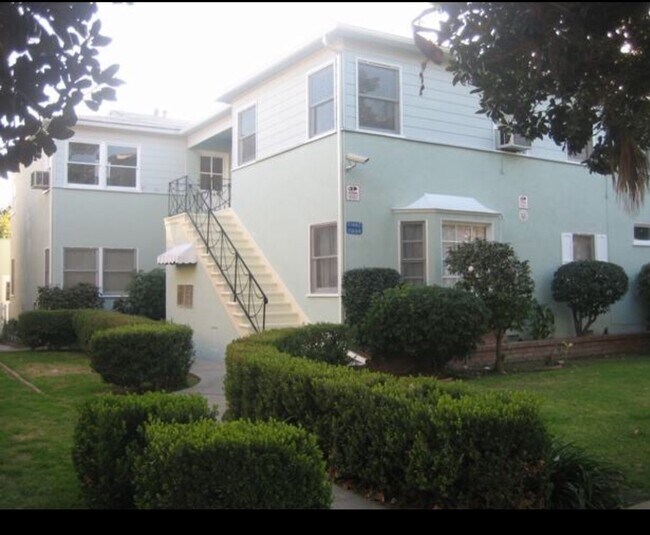 Building Photo - 11662 Chandler Blvd