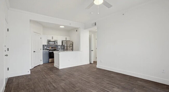 Foto del edificio - 7301 Oakmont Blvd