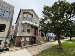 Building Photo - 2335 W Barry Ave