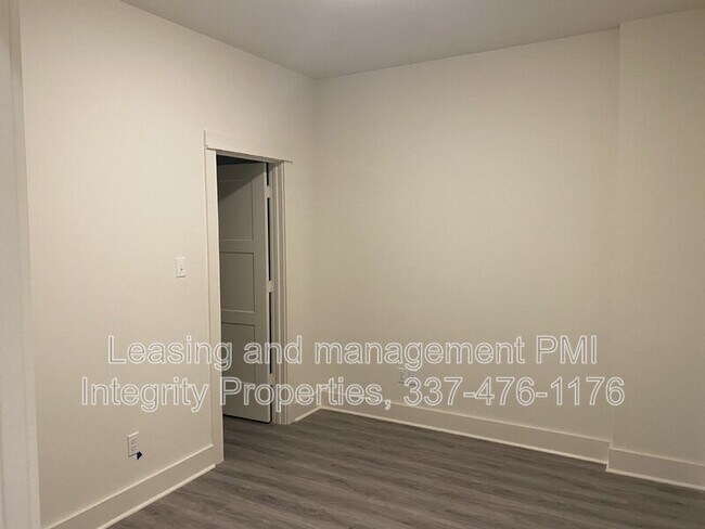 Building Photo - 128 Greentree Dr