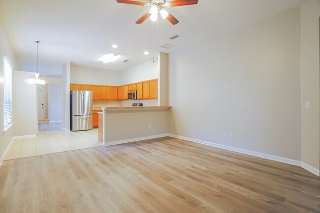 Foto del edificio - 1869 Enterprise Ave