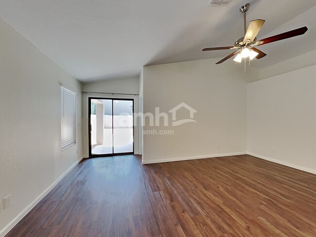 Building Photo - 3237 E Blackhawk Dr