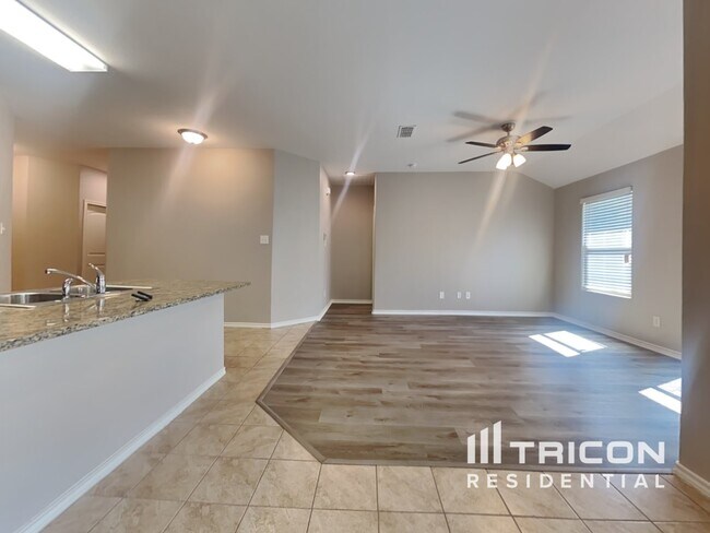 Foto del edificio - 1252 Edgewater Dr
