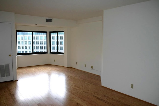 Photo - 900 N Stafford St Townhome