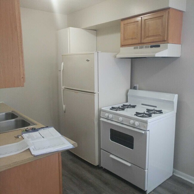 Foto del edificio - 2407 W Broadway Ave