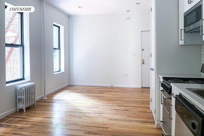 Foto del edificio - 128 W 13th St