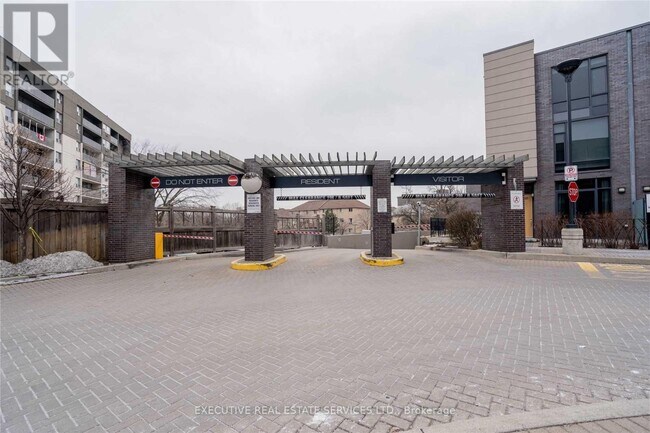 Photo du bâtiment - 9 Valhalla Inn Rd