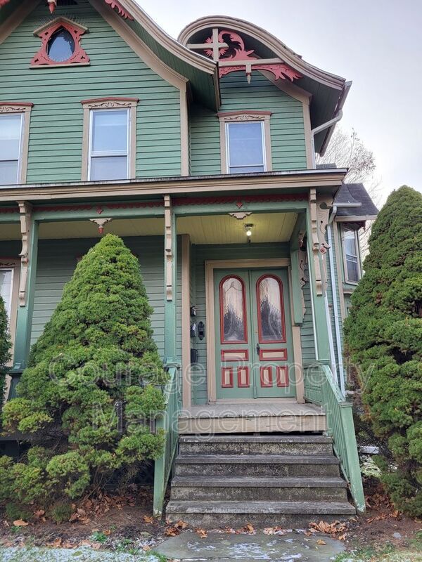 Primary Photo - 410 Maple Ave