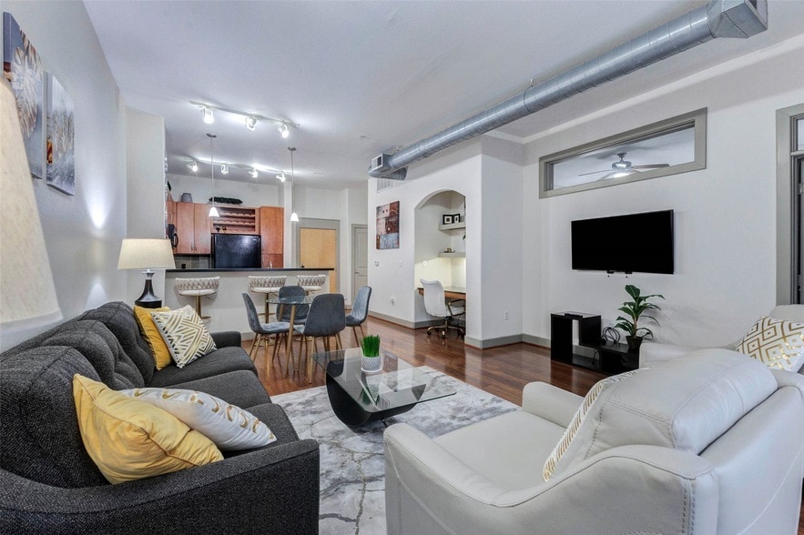 Photo - 1901 Post Oak Boulevard Unit 1106