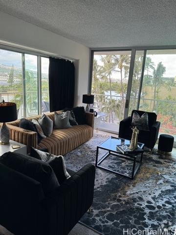 Building Photo - 2115 Ala Wai Blvd