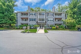 Building Photo - 2212 Candlelight Ct
