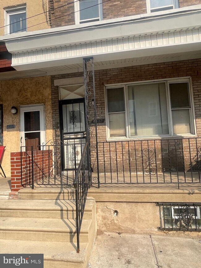 Building Photo - 6102 Glenmore Ave