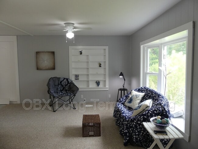 Foto del edificio - 111 Faris Dr