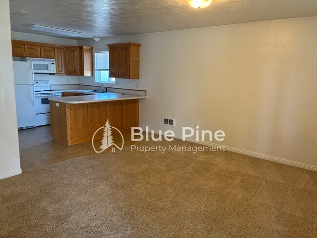 Foto del edificio - 3156 Chasewood Dr