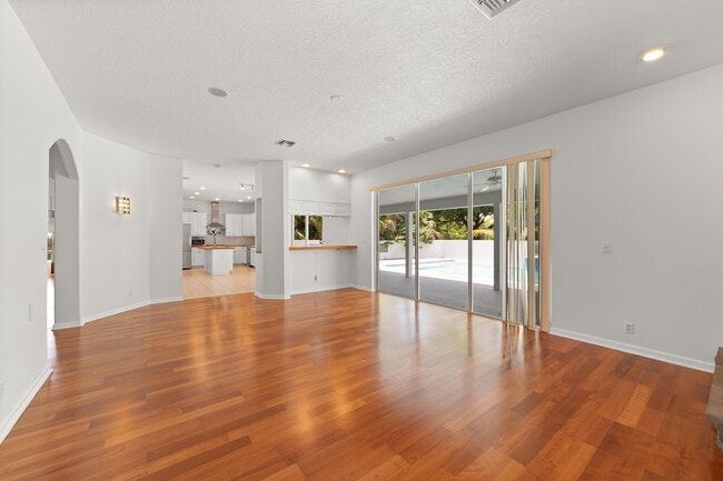 Building Photo - 1080 Huntley Way