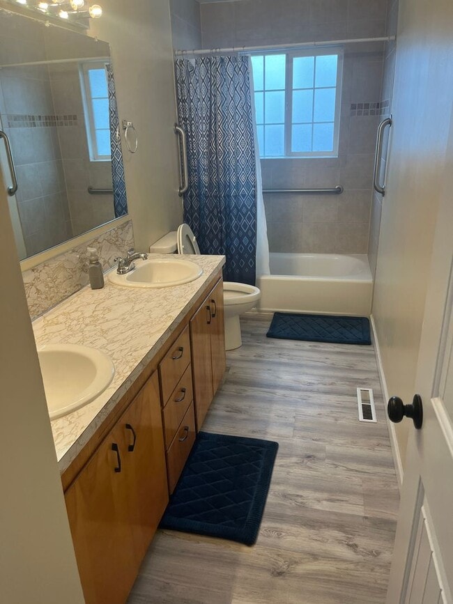 Foto del edificio - 6407 Harvey Dr