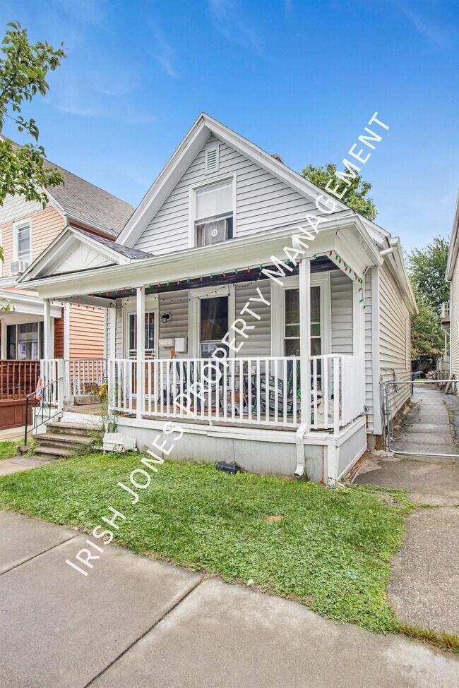 Building Photo - 109 17th St