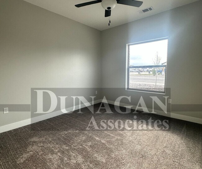 Foto del edificio - New Construction Home! 4 Bedroom 2 Bath