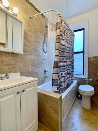 Building Photo - 2621 Cortelyou Rd