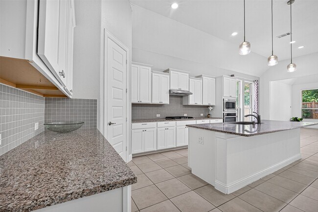 Foto del edificio - 13326 Lake Chesdin Rd