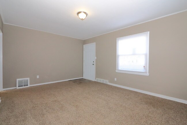 Building Photo - 7220 Teal Ave