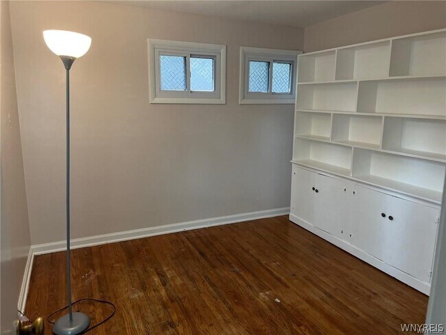 Building Photo - 60 Meadow Lea Dr
