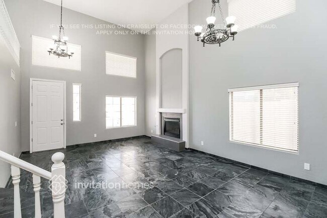 Building Photo - 10729 E Pampa Ave