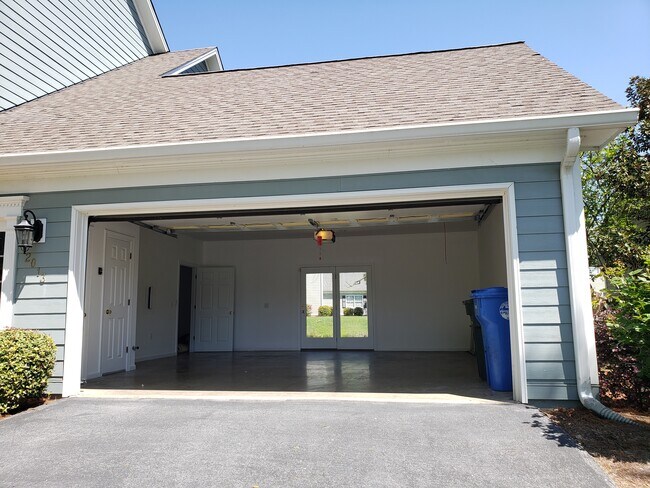 Foto del edificio - 2013 Clearfield Ln