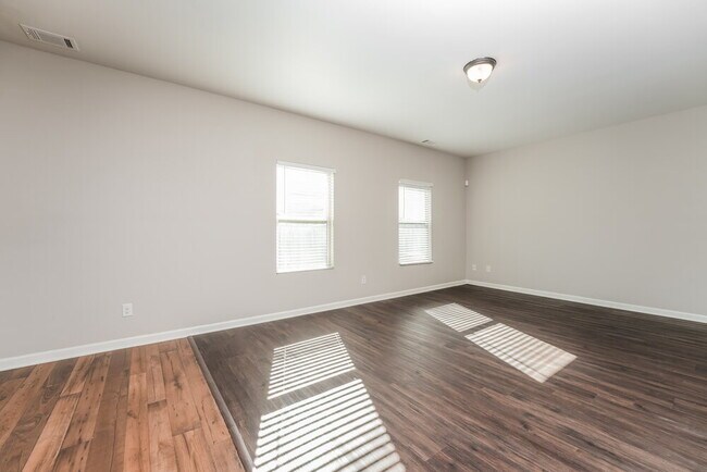 Foto del edificio - 4110 Dale Dr SE