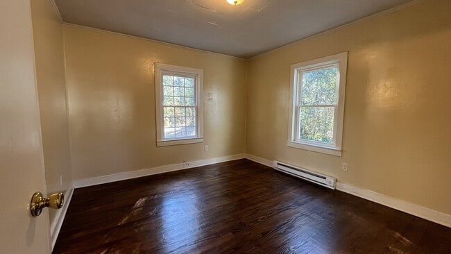 Foto del edificio - 2621 Dr Carver Rd