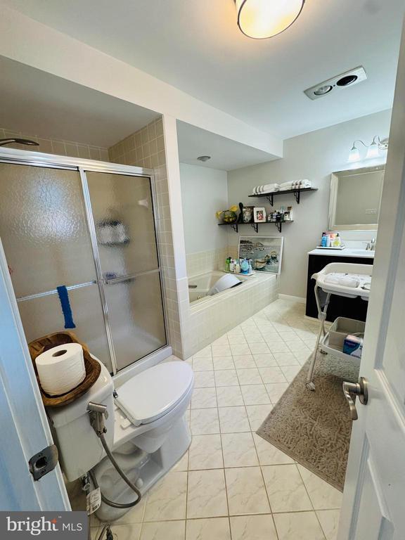 Building Photo - 1724 Balas Cir
