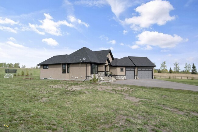 Building Photo - 48140-48279 279 Ave E