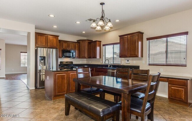 Foto del edificio - 5230 W Redbird Rd