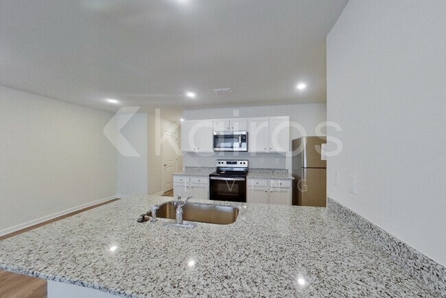 Foto del edificio - 325 Ironwood Ct