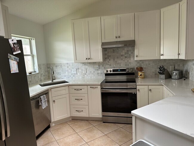 Foto del edificio - 495 Pyrus St