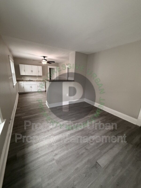 Building Photo - 15619 School Ave