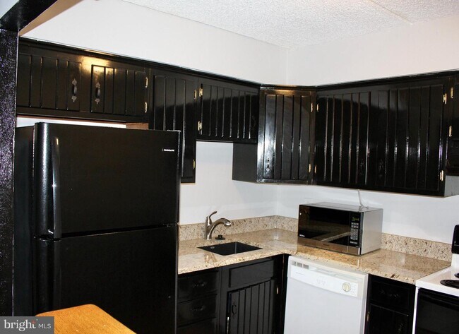 Building Photo - 500 Campbell Cir