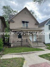 Building Photo - 1230 Oakland St