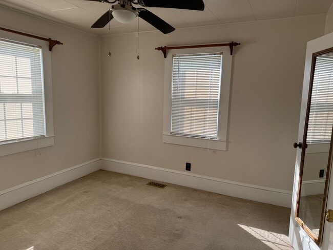 Foto del edificio - 3222 Perry Blizzard Rd