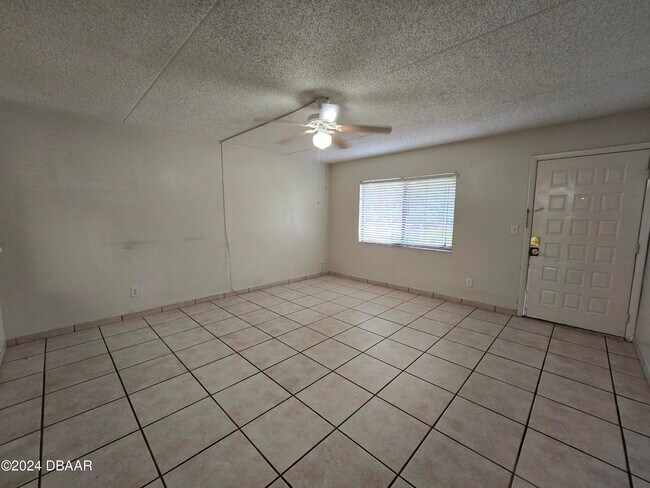Building Photo - 633 S Palmetto Ave