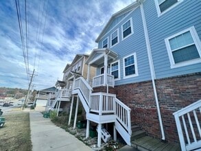 Building Photo - 893 W North St